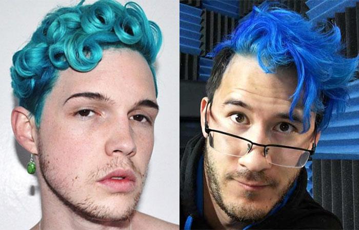 Мужчины красят волосы в синий цвет
