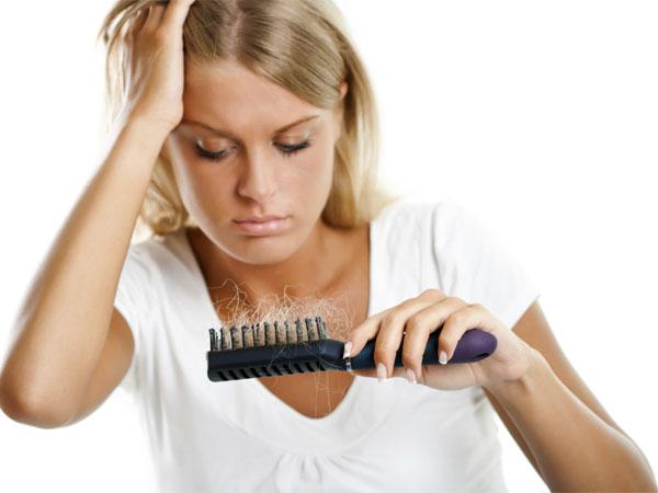 Помогает ли втирание соли в кожу головы при выпадении волос