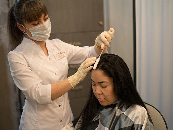 Криомассаж кожи головы против выпадения волос