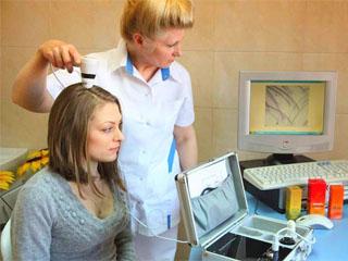 Какой врач лечит выпадение волос на голове у женщин
