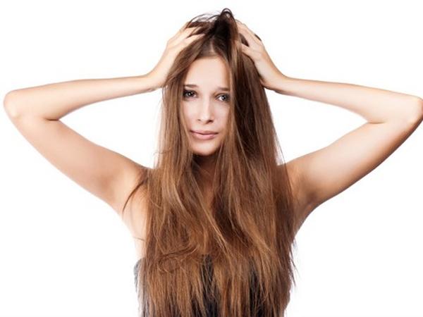 Почему болят корни волос на голове: причины от чего болят луковицы на  макушке, затылке, когда грязные волосы, после хвоста, что делать, если  выпадают при этом, лечение, уход