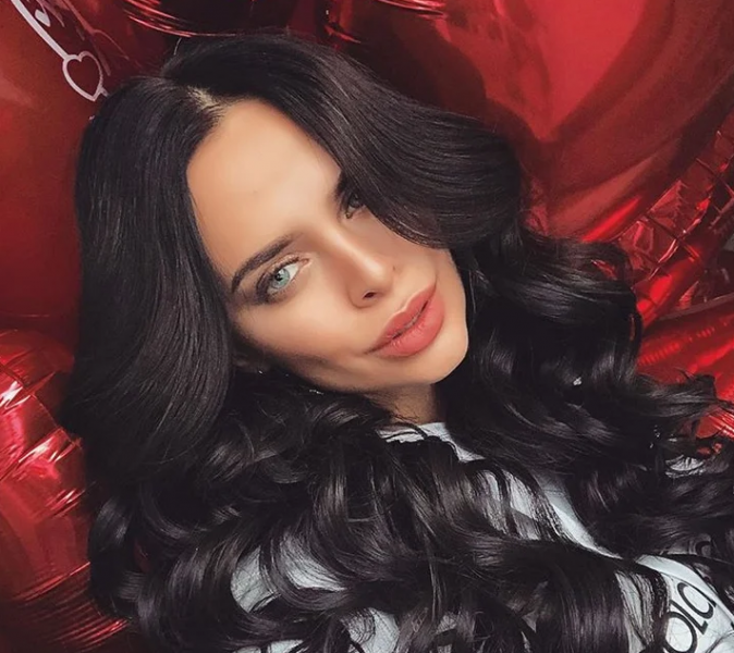виктория романец фото с новой прической юрьева одна главных