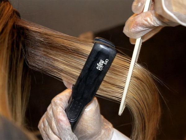Сколько делается кератиновое выпрямление волос. Кератиновое выпрямление – делают ли на нарощенные волосы? Как делается кератиновое выпрямление волос