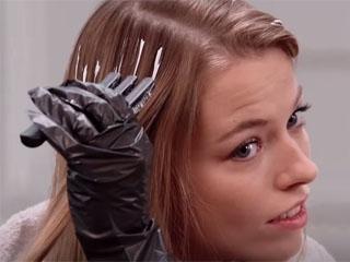 Как сделать мелирование волос дома: способ с фольгой