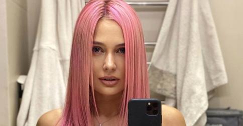 Наталья Рудова перекрасила волосы в розовый цвет: новые фото